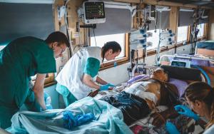 MSF Medicalised train in Ukraine, war-wounded patients