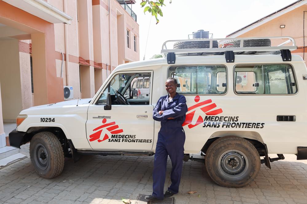 MSF, Doctors Without Borders, Female Driver in Sudan_