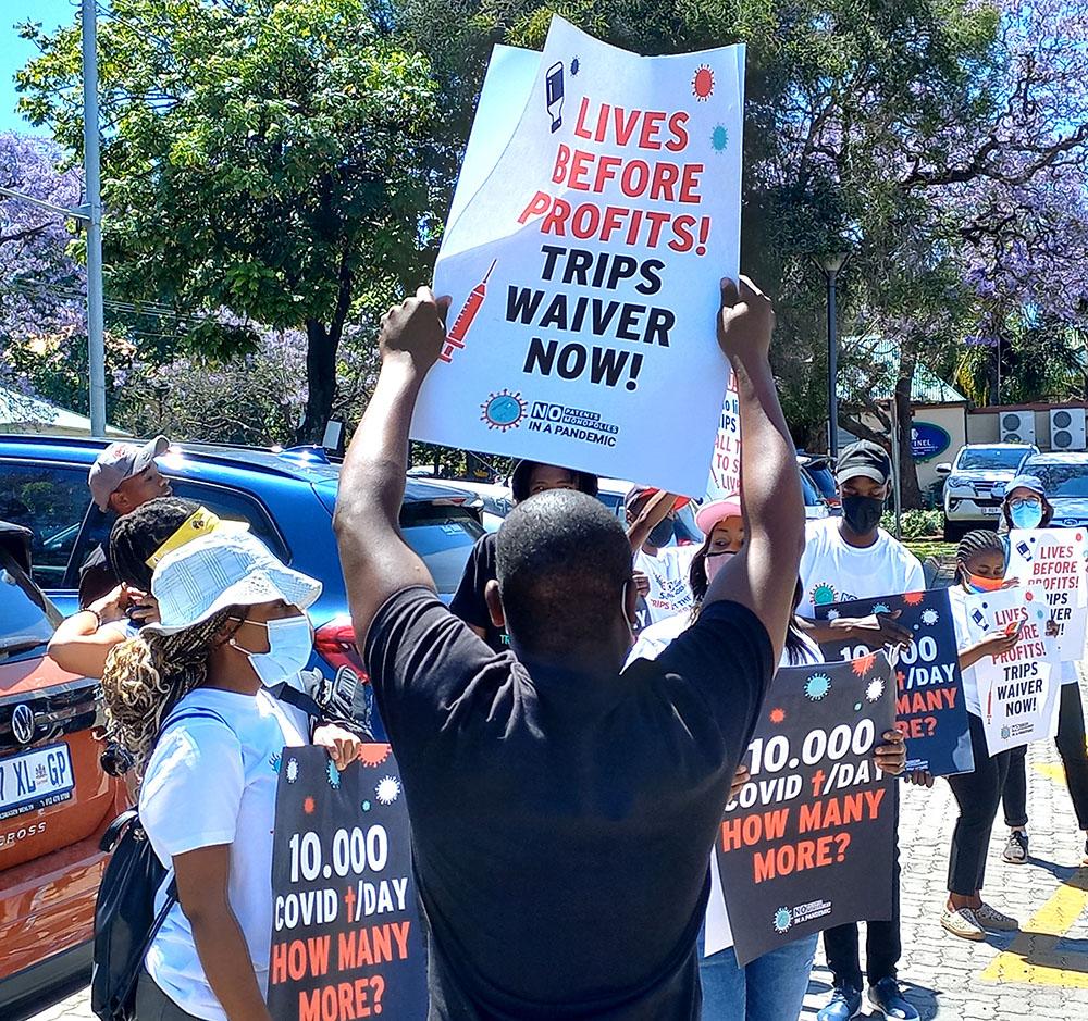 MSF teams and members from various organisations outside the US Embassy 