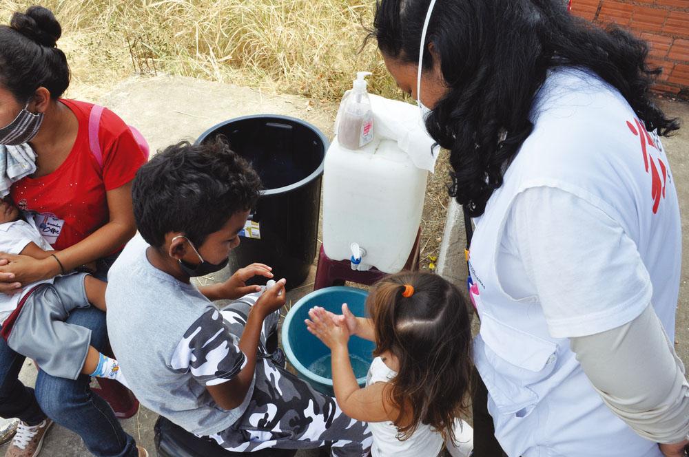 Children washing their hands in Brazil