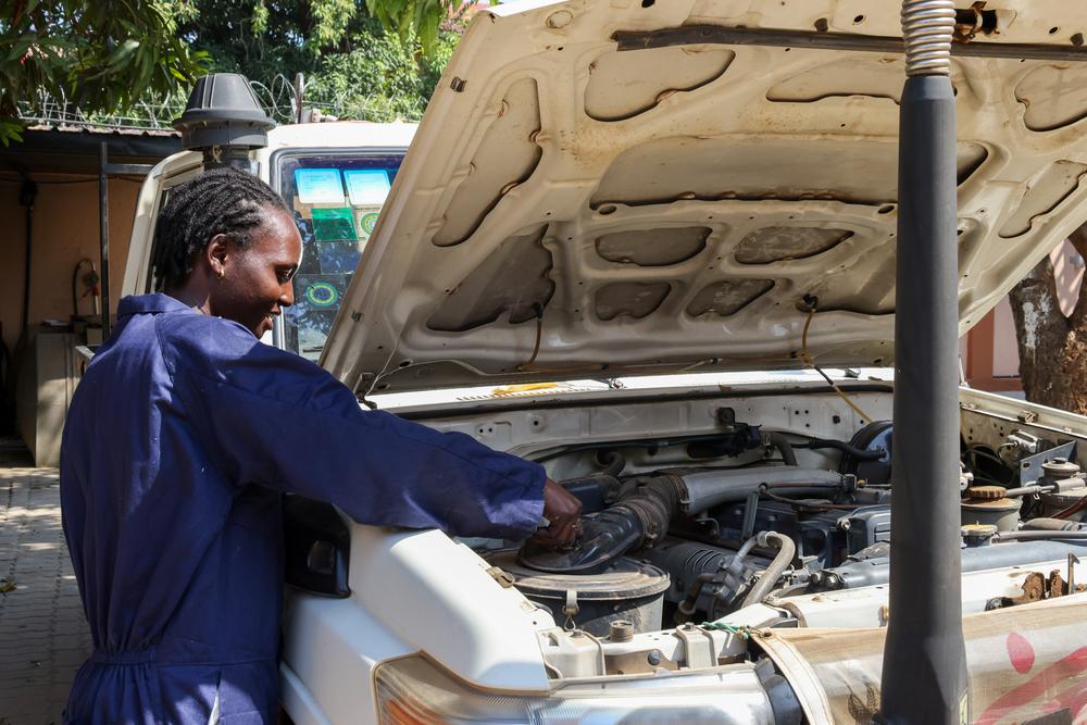 MSF, Doctors Without Borders, Female Driver in Sudan_