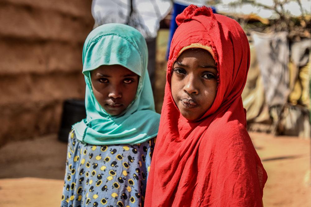 Young refugee girls in Dagahaley