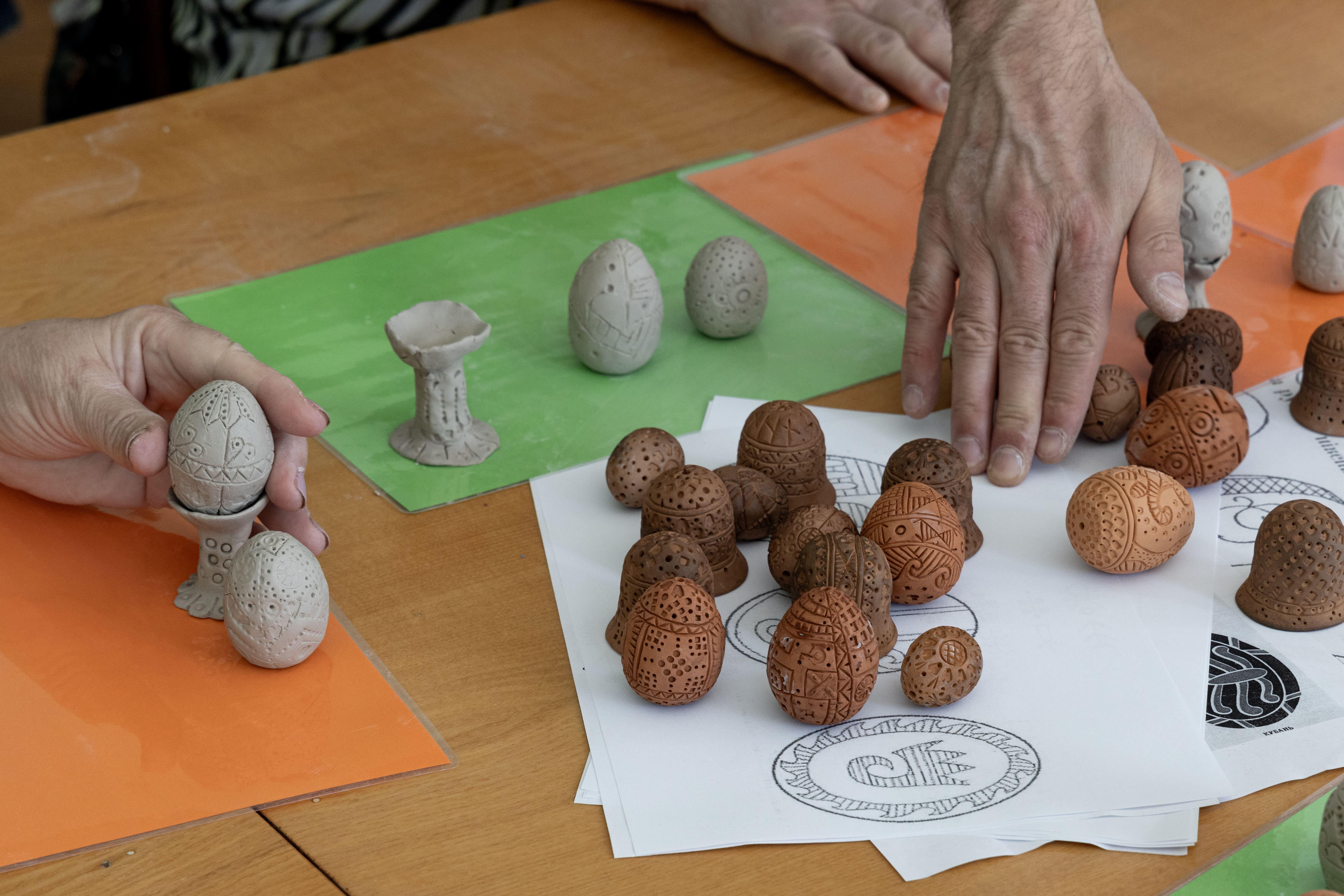 Psychological Support in Ukraine: Traditional Ukrainian crafts made during a MSF health promotion activity at the Kherson hub, Vinnytsia.