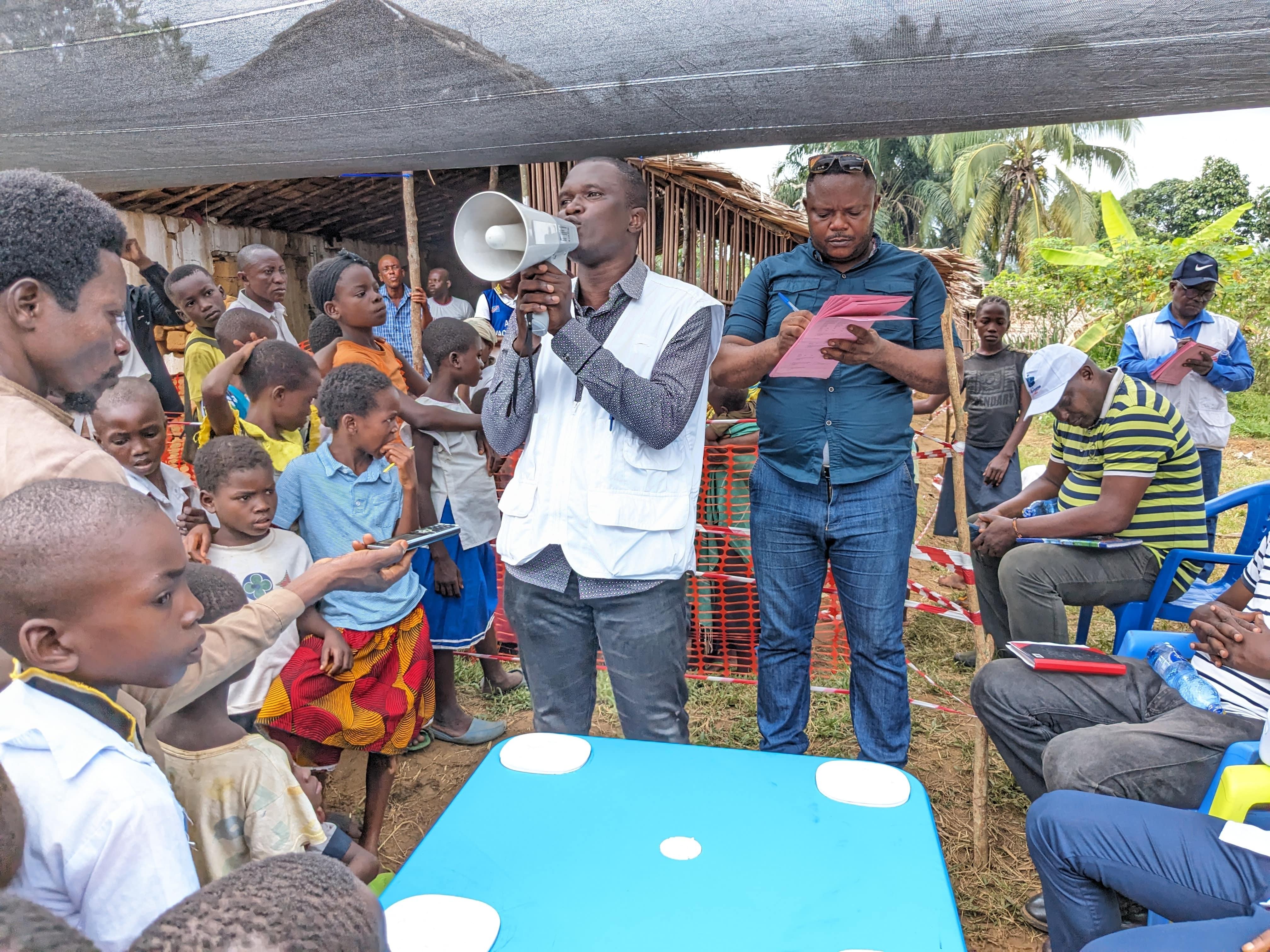 MSF Emergency Response DRC Measles: In response to a measles epidemic in the Ingende health zone in Equateur province, Médecins Sans Frontières, in collaboration with the Ministry of Health, launched a vaccination campaign on 23 April 2024. The campaign targeted all 18 health areas in the zone. The launch ceremony was attended by community representatives and local health authorities.